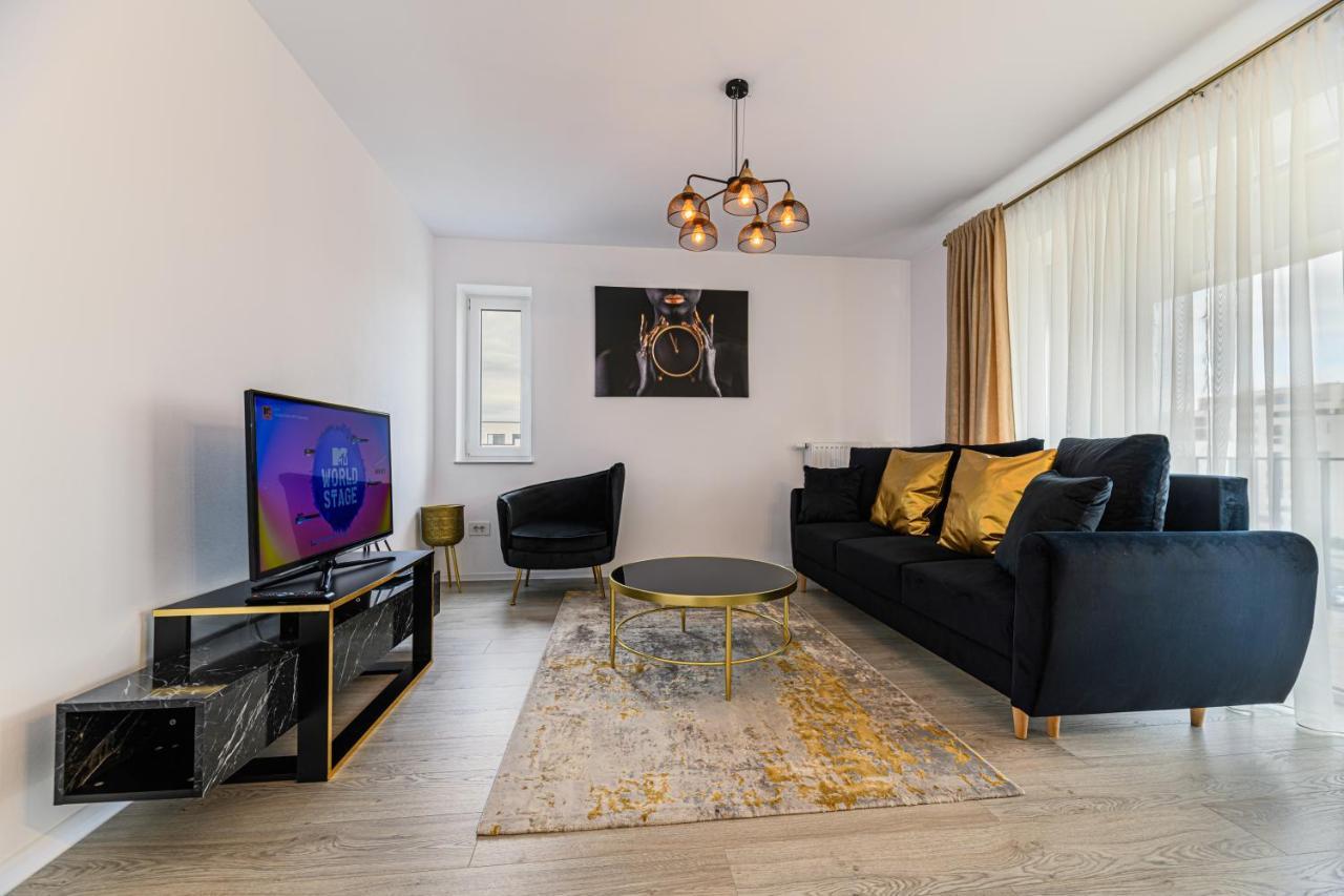Bwa Glamour Brasov Luaran gambar